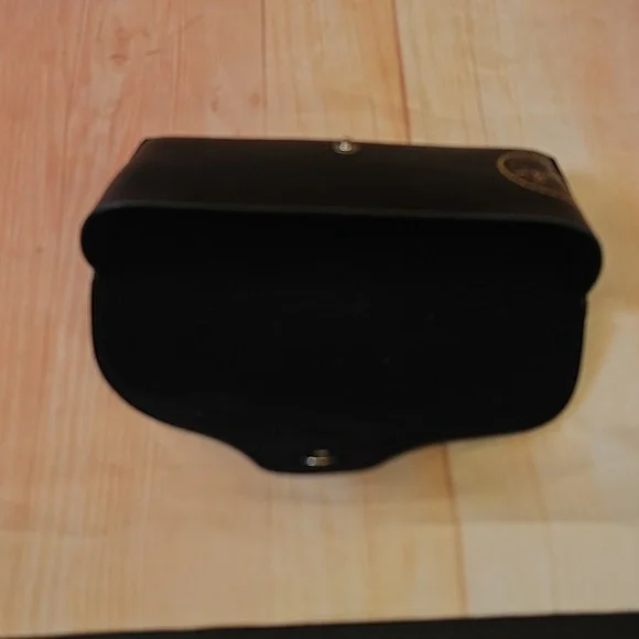 Rayban case - Picture 3 of 3